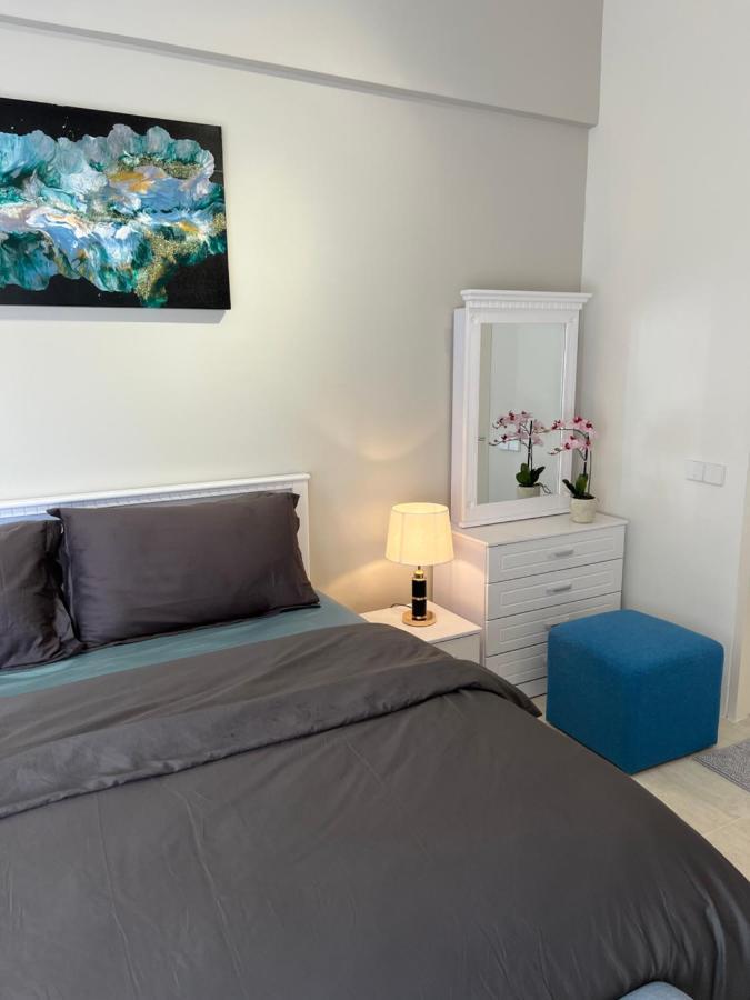 By The Sea Beachfront Designer Suites Penang - Managed By Art Of Tree Batu Feringgi Exteriör bild