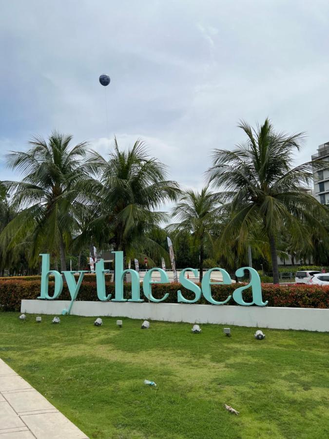 By The Sea Beachfront Designer Suites Penang - Managed By Art Of Tree Batu Feringgi Exteriör bild