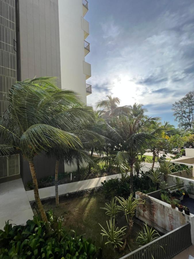 By The Sea Beachfront Designer Suites Penang - Managed By Art Of Tree Batu Feringgi Exteriör bild